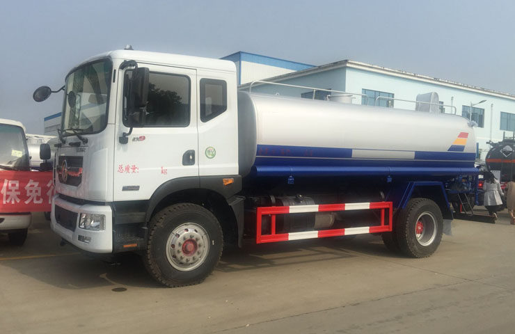 东风多利卡D9洒水车