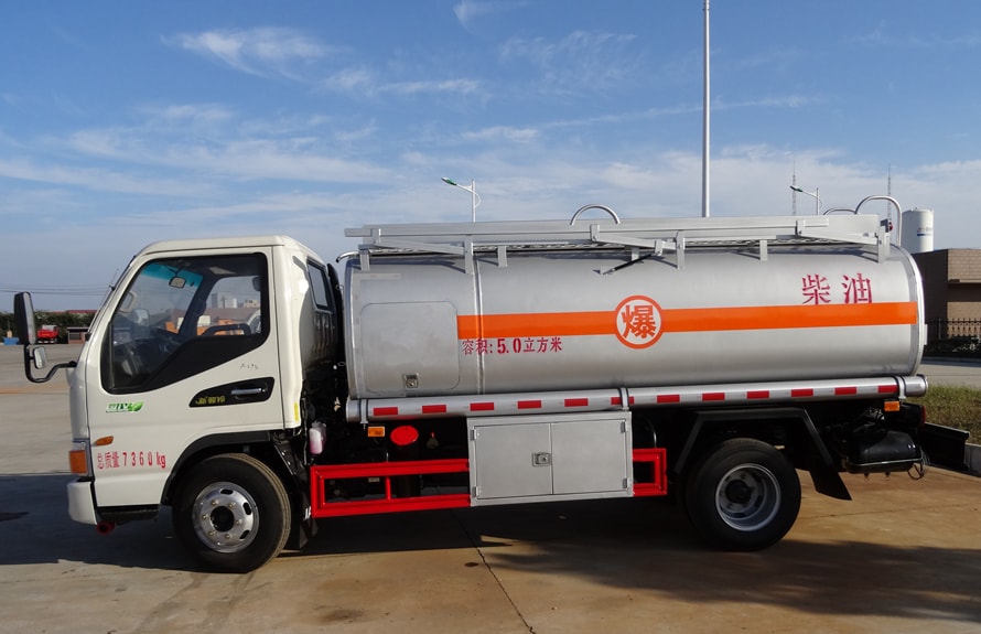 江淮5吨小型加油车